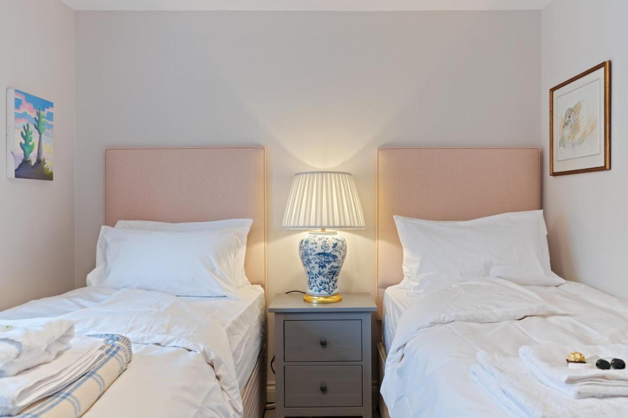 Bright & Cosy Gem ~ Battersea Park View ~ King Bed Appartement Londen Buitenkant foto
