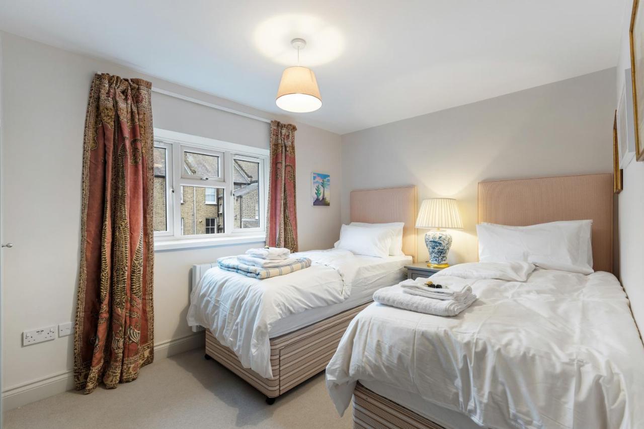 Bright & Cosy Gem ~ Battersea Park View ~ King Bed Appartement Londen Buitenkant foto