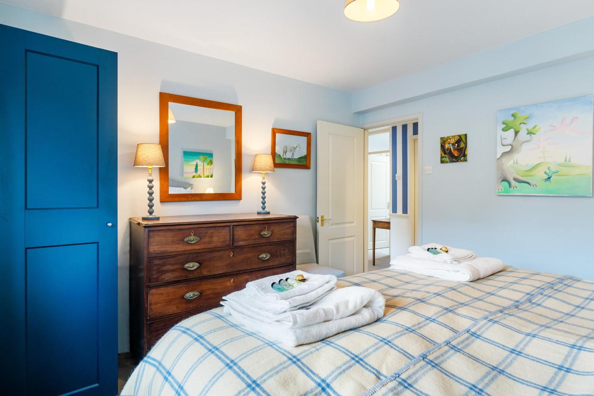 Bright & Cosy Gem ~ Battersea Park View ~ King Bed Appartement Londen Buitenkant foto