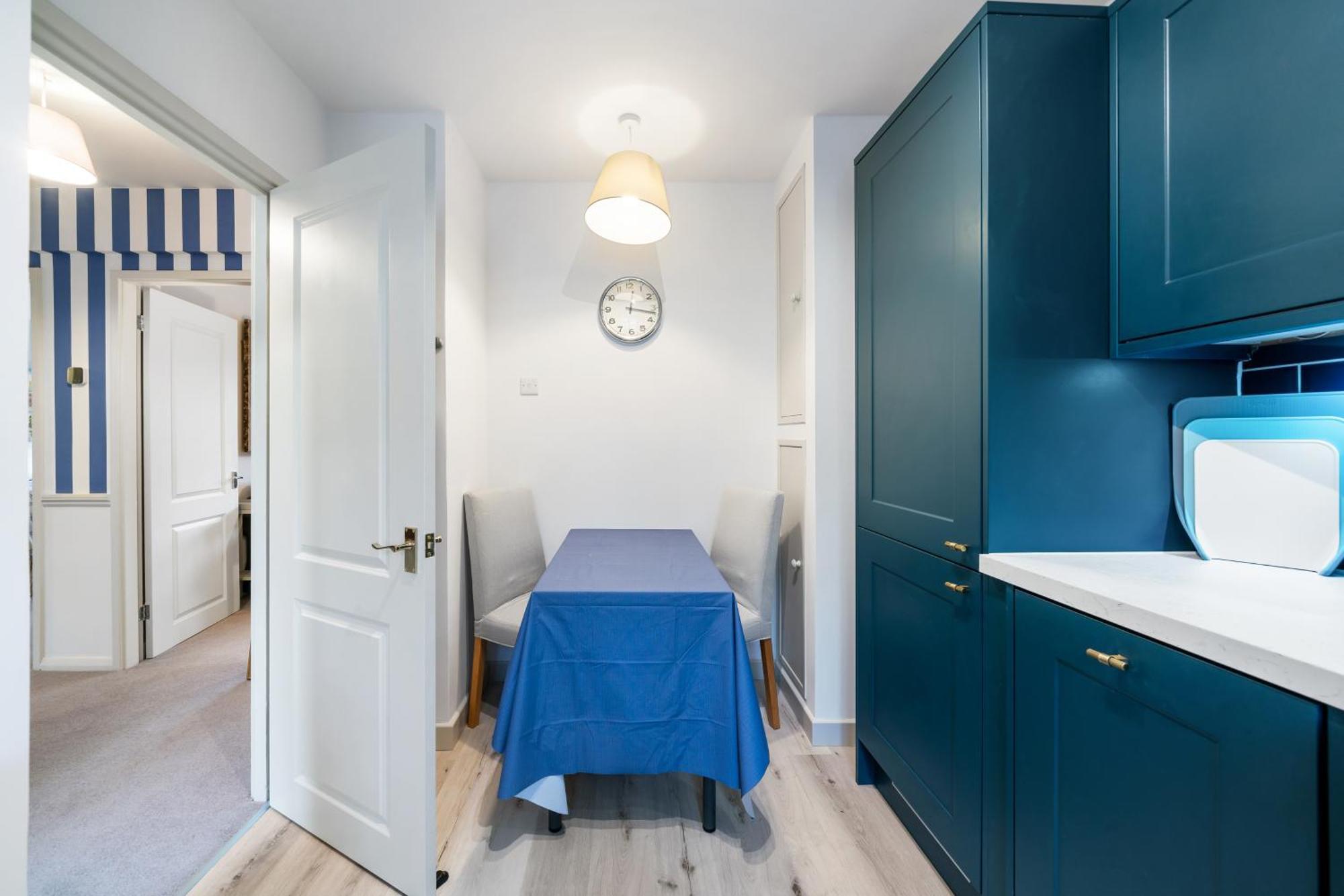 Bright & Cosy Gem ~ Battersea Park View ~ King Bed Appartement Londen Buitenkant foto