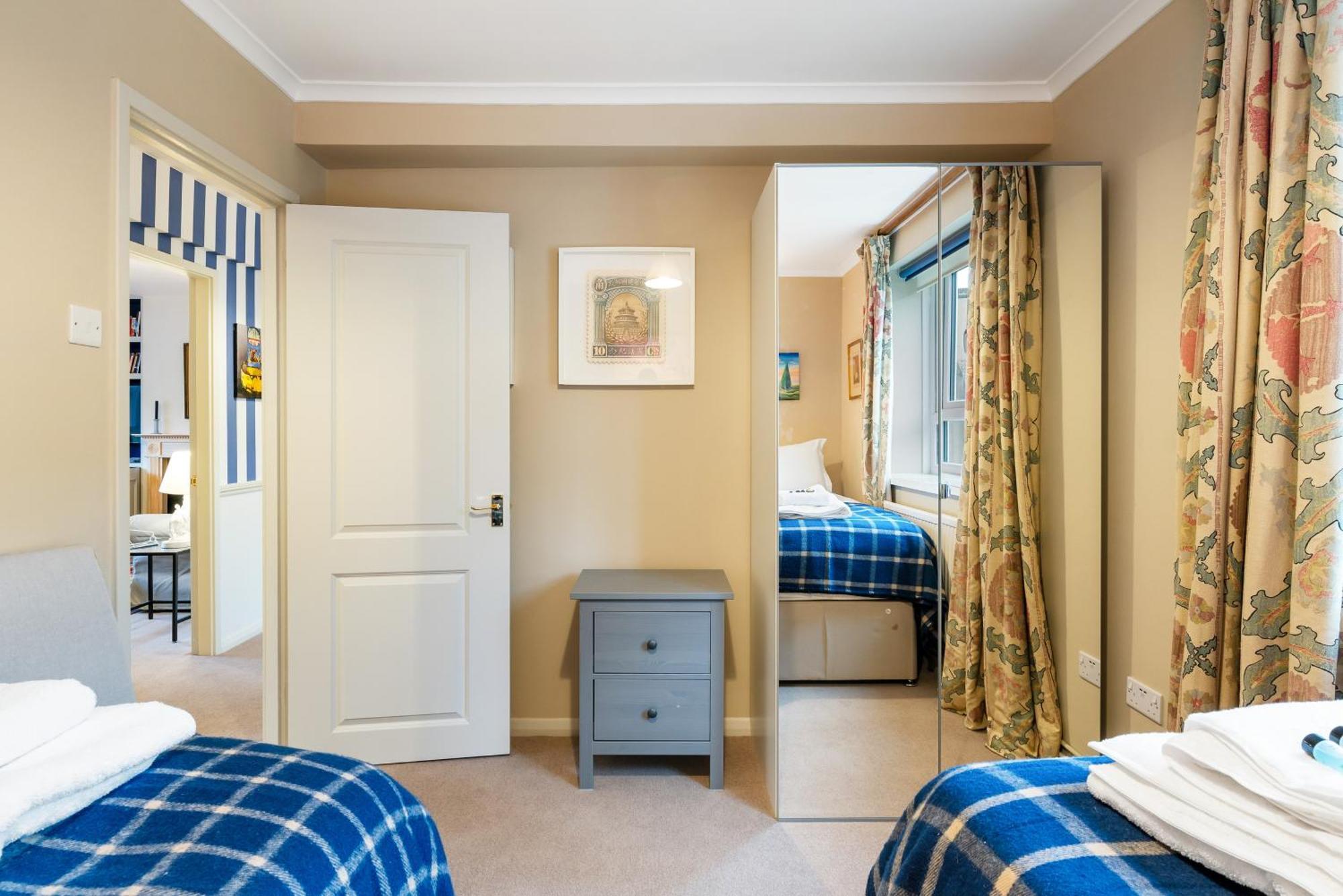 Bright & Cosy Gem ~ Battersea Park View ~ King Bed Appartement Londen Buitenkant foto