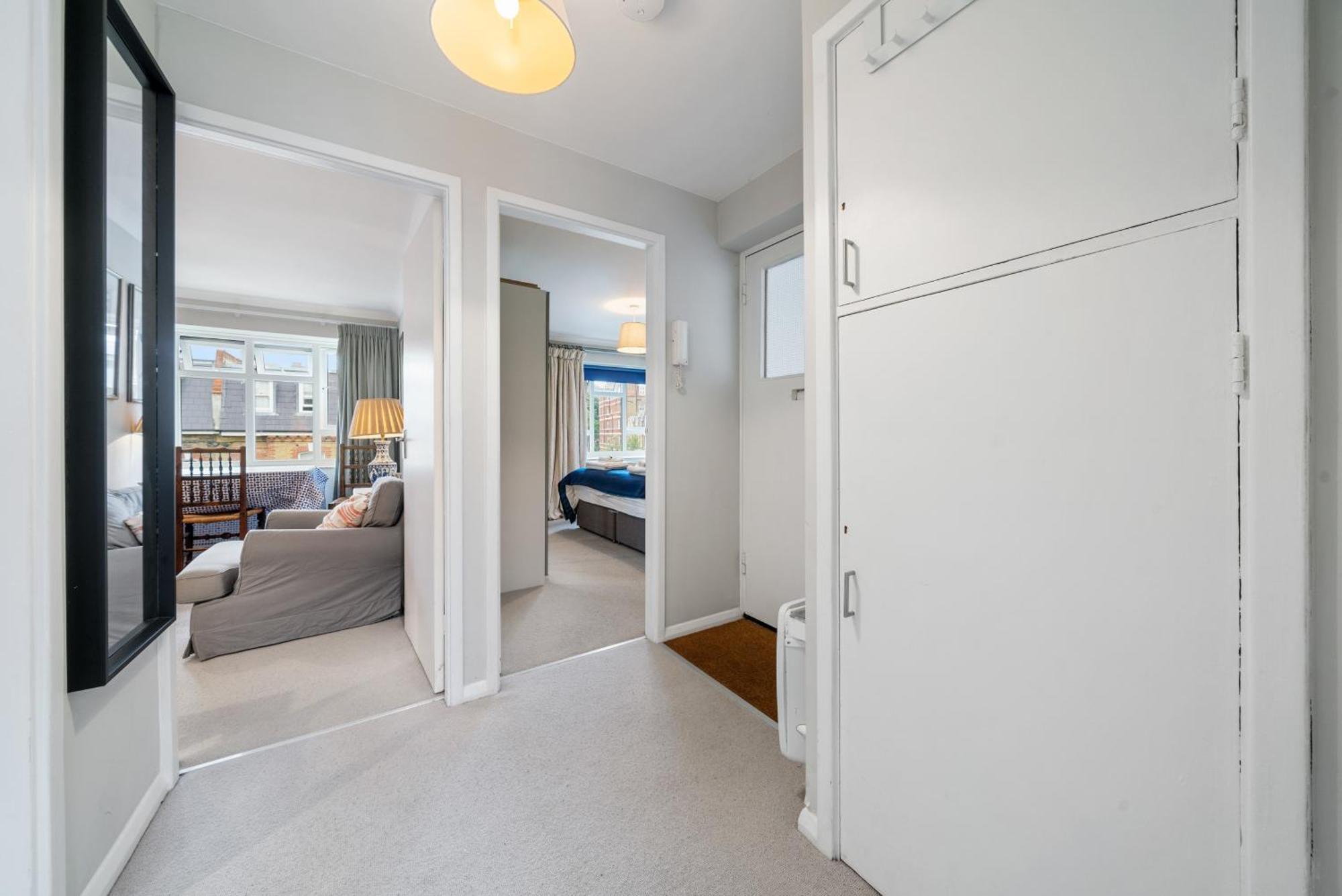 Bright & Cosy Gem ~ Battersea Park View ~ King Bed Appartement Londen Buitenkant foto